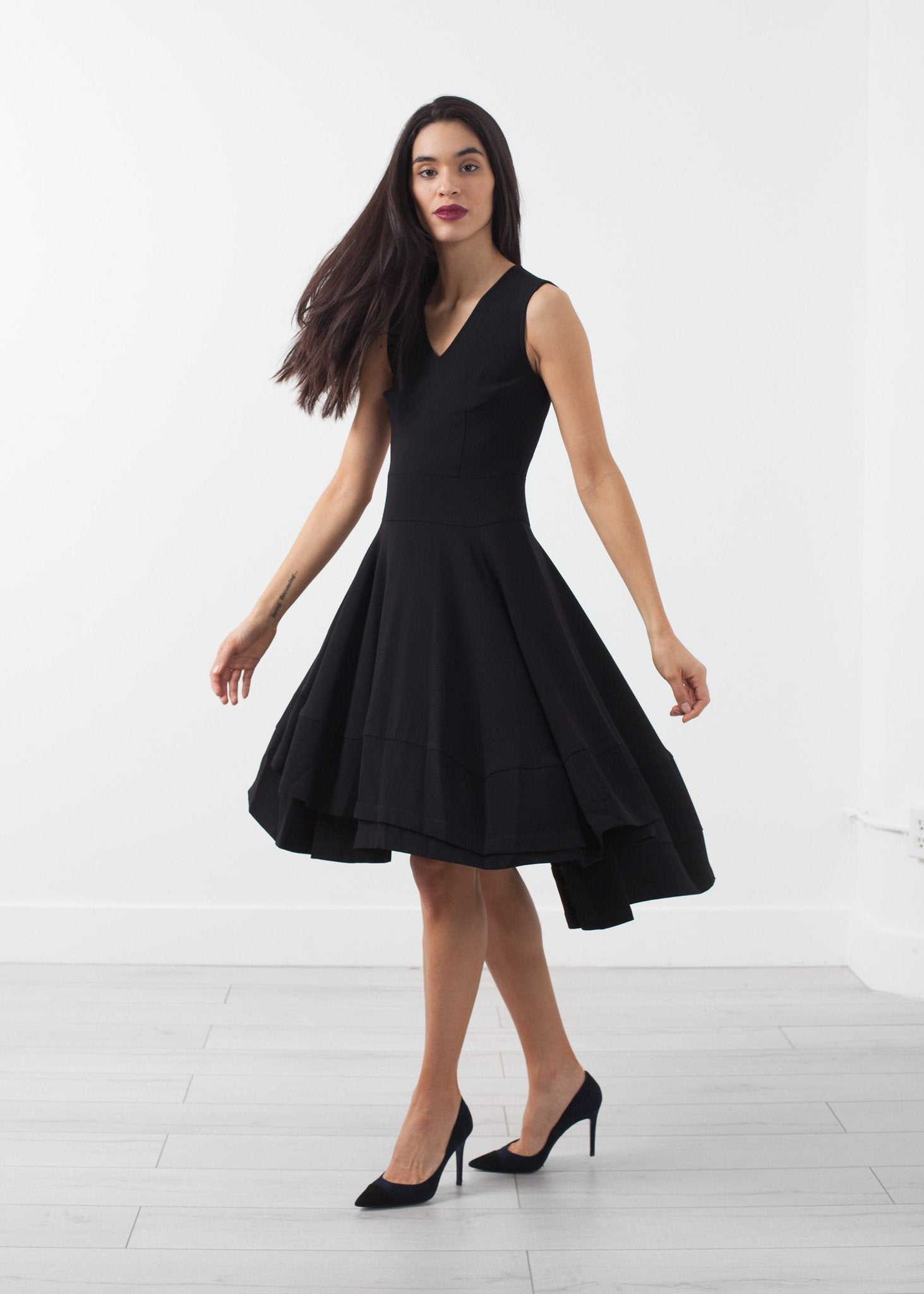 black canvas dress Black Elegant Fashion Woman Dress Black Elegant Fashion Woman Dress Painting Print House of Hampton Size: 12" H x 8" W Format: Black Picture